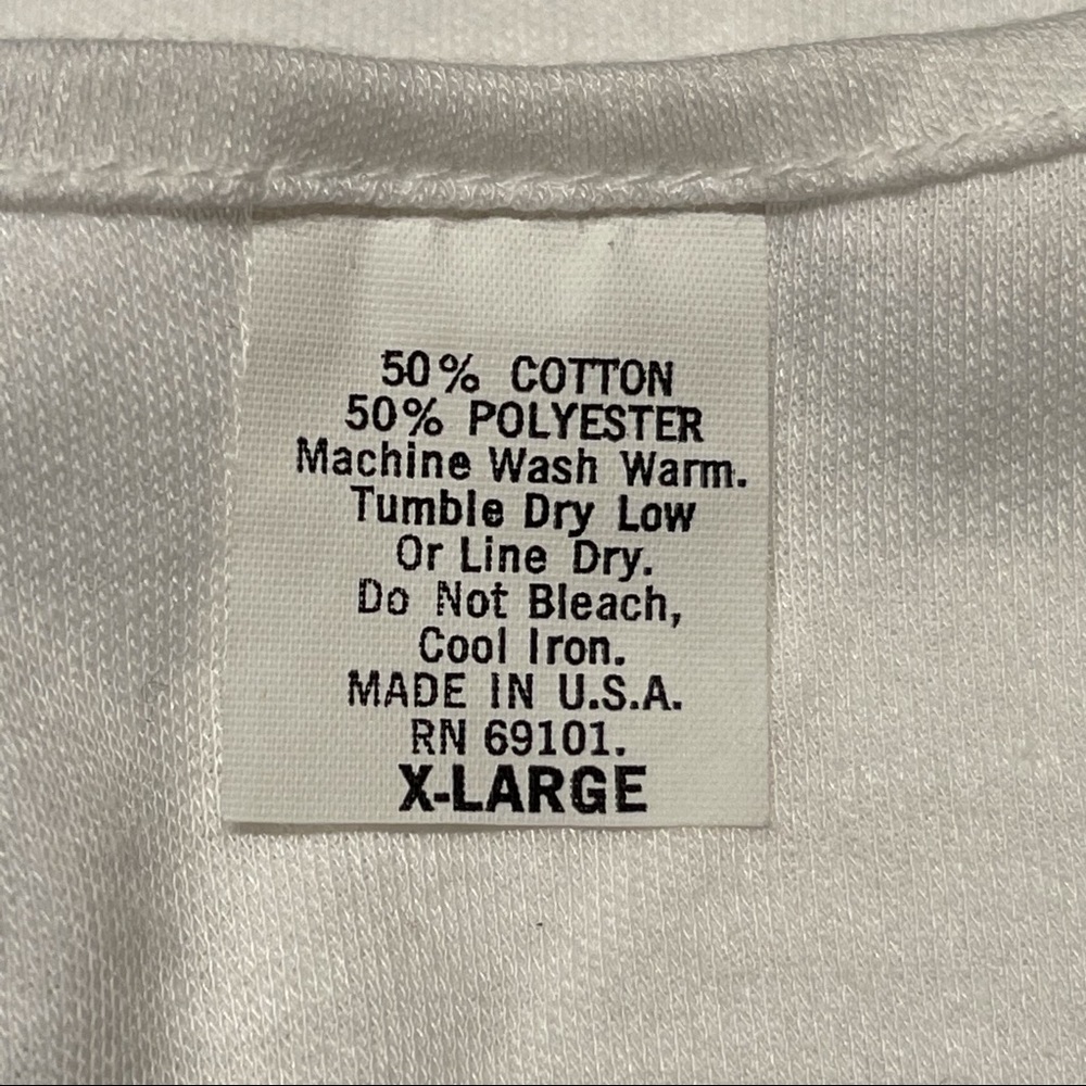 Vintage Shirt Girl in a Beach - Picture 8 of 11